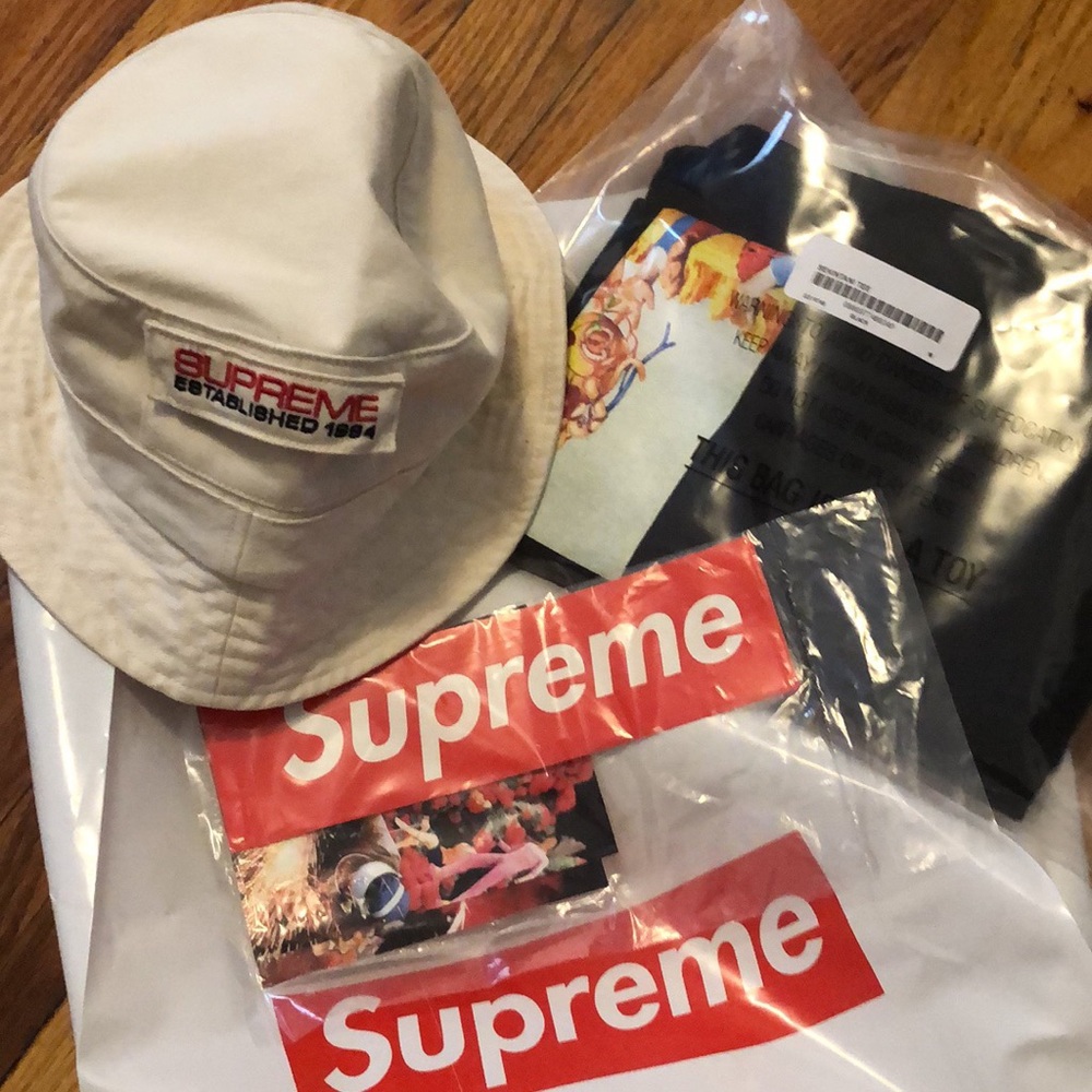 Flash sale Supreme bundle deal!
